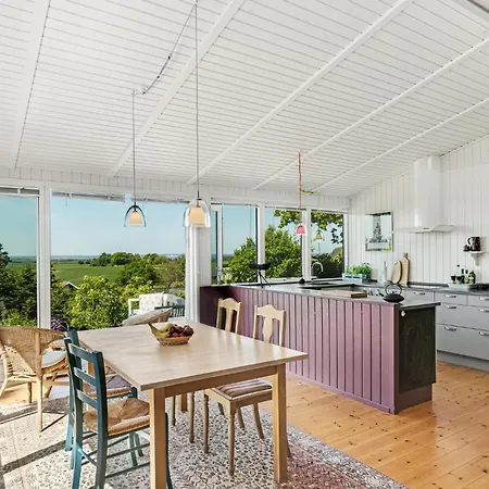 Feriehus Fantastisk Hjem I Med Kjøkken Knebel