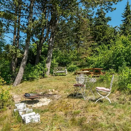 3 Bedroom Stunning In * Knebel